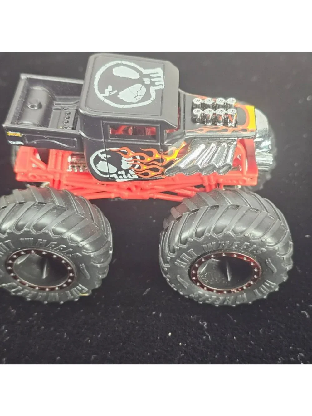 Hot Wheels Monster Truck Die-Cast Red & Black Bone Shaker Skull Flames Design